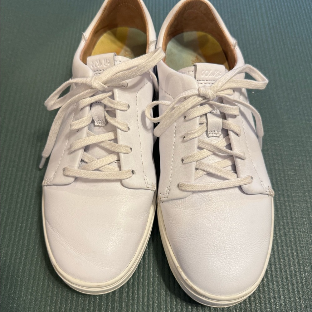 Olukai women’s shoe size 8